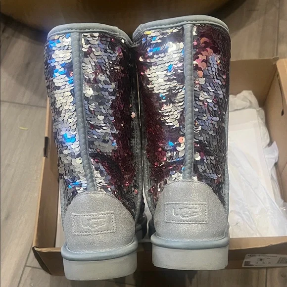 UGG Women Boots with Pink and Silver Sequins - Picture 3 of 5